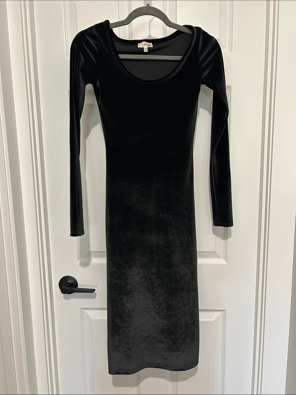 Wilfred Black Velvet Long Sleeve Midi Dress